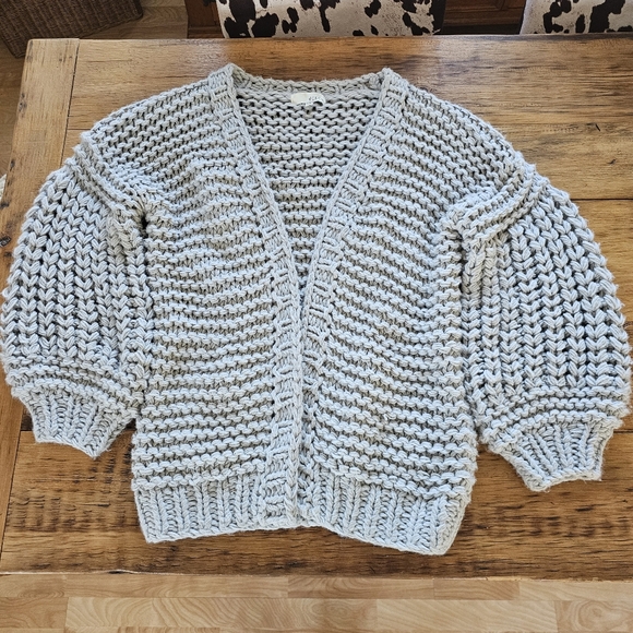 VICI Gorgeous Gray Thick Knit Cardigan Sweater Size M/L - Picture 4 of 13